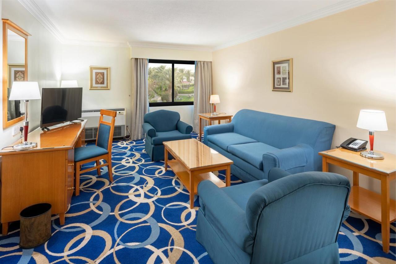 Radisson Blu Hotel, Yanbu Bagian luar foto